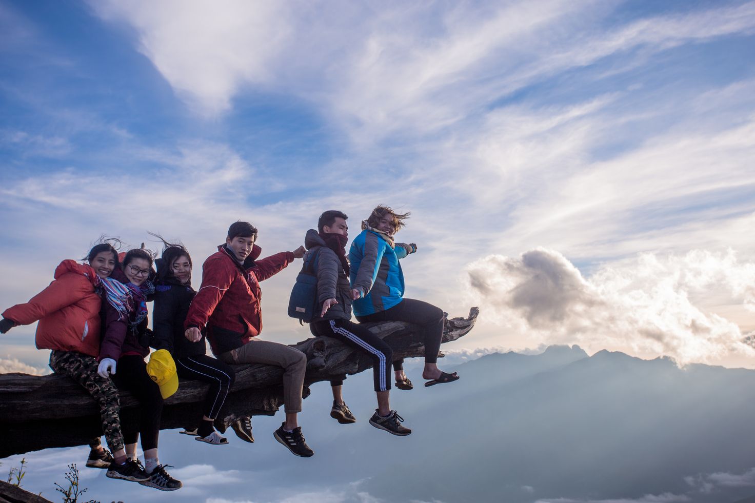 Trekking Lảo Thần: Kinh nghiệm đi phượt cắm trại an toàn nhất